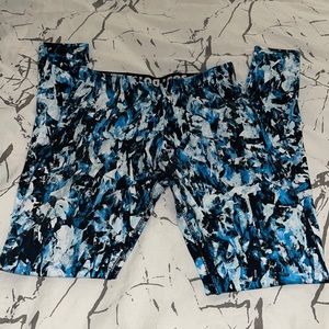 NIKE WOMENS GRAPHIC LEGGINGS!